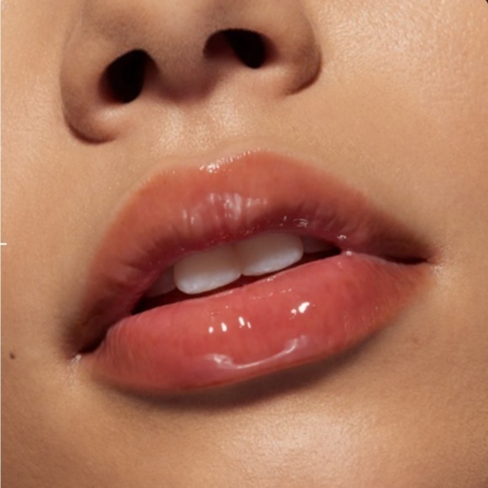 Kylie SOFT SPOKEN Gloss Drip